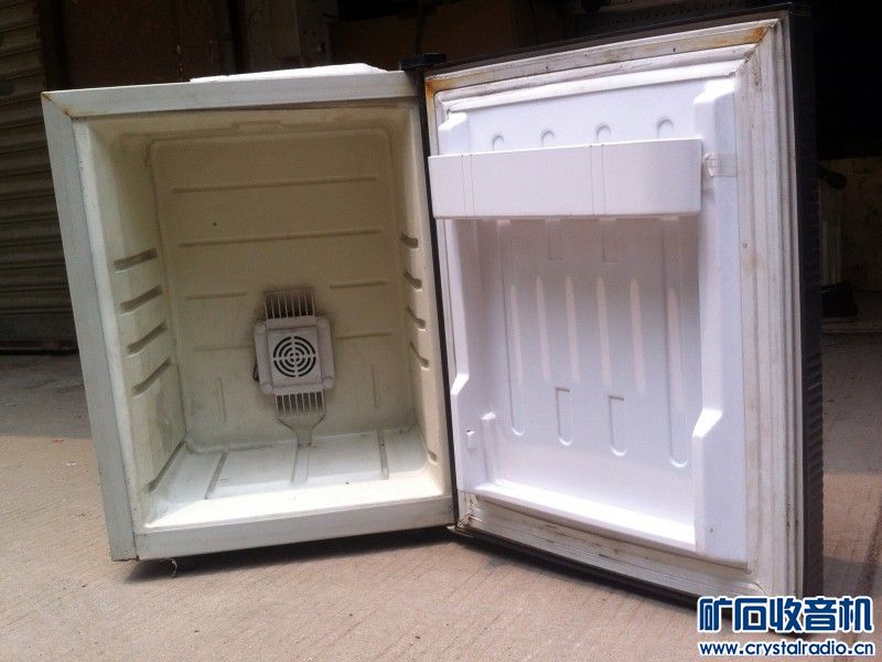 处理一批半导体制冷设备,废铁价!小冰箱20元一