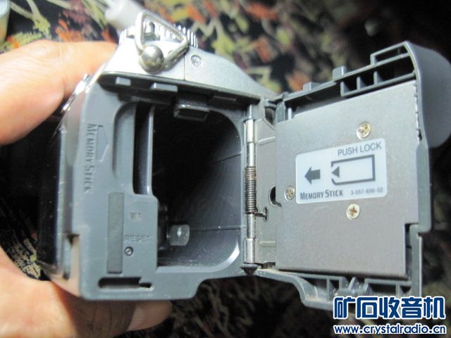 sony f717配件数码相机(镜头被取下,有电池)68