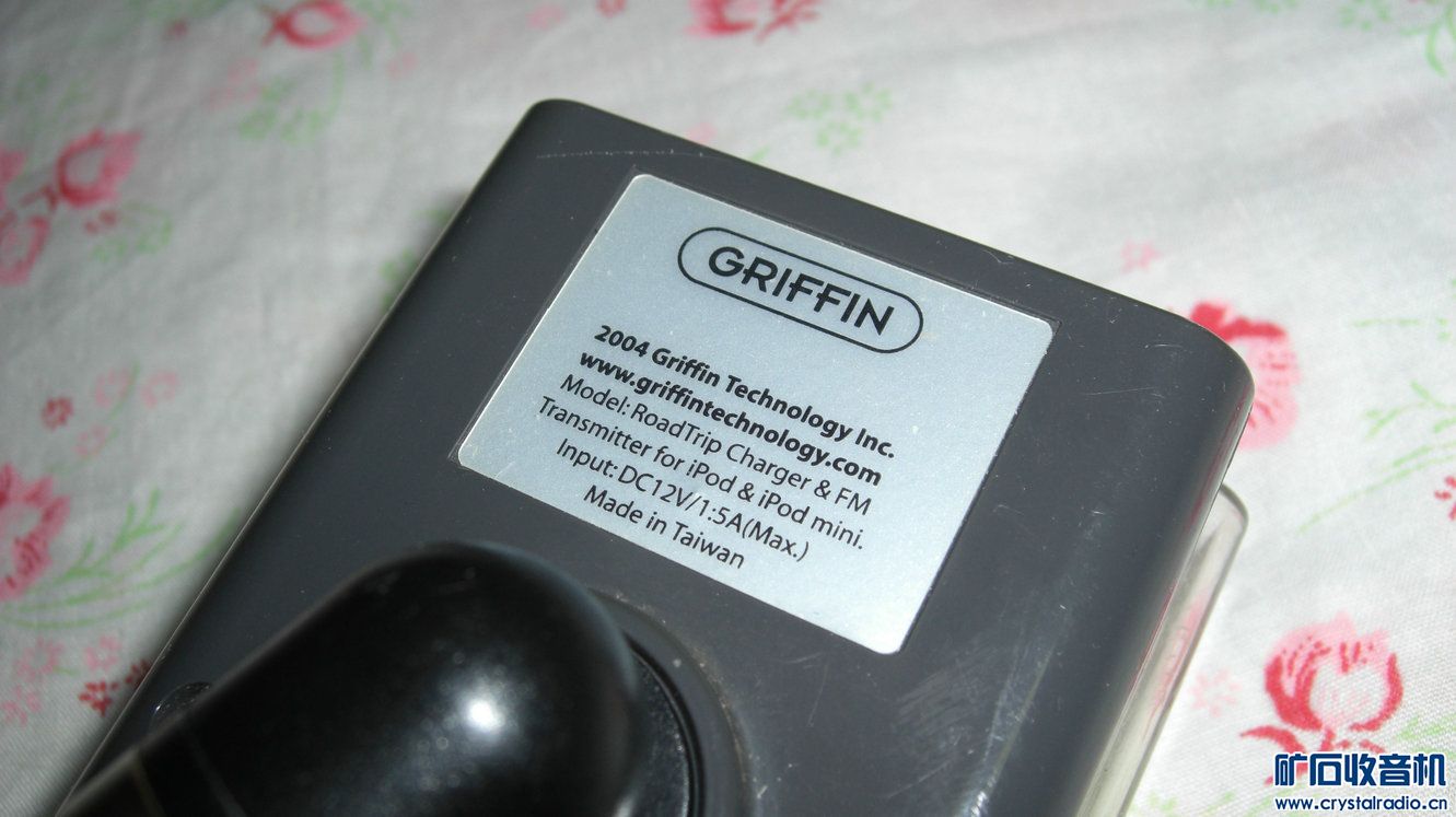 出苹果IPod 30G硬盘播放器和配套的车用