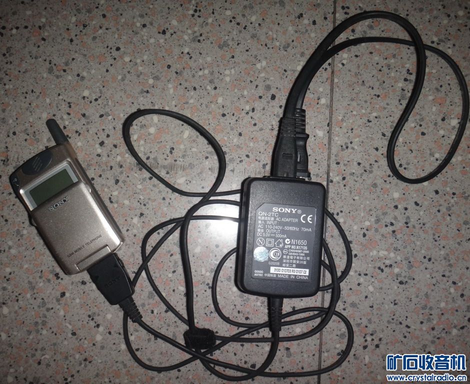 老索尼cmd-z18 手机 带充电器一套 硬盘录像机
