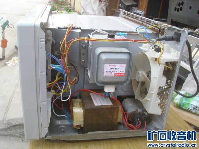 出台老扩机,两台故障美的新款微波炉,3台19寸