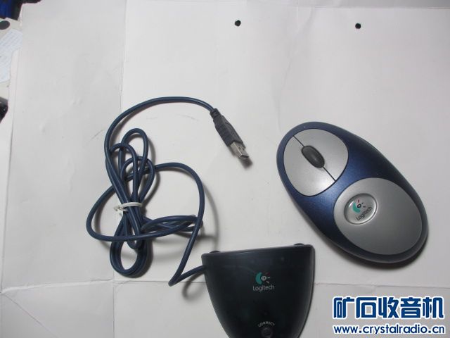 罗技鼠标 小米充电头 无线耳机 SONY随身听 - 