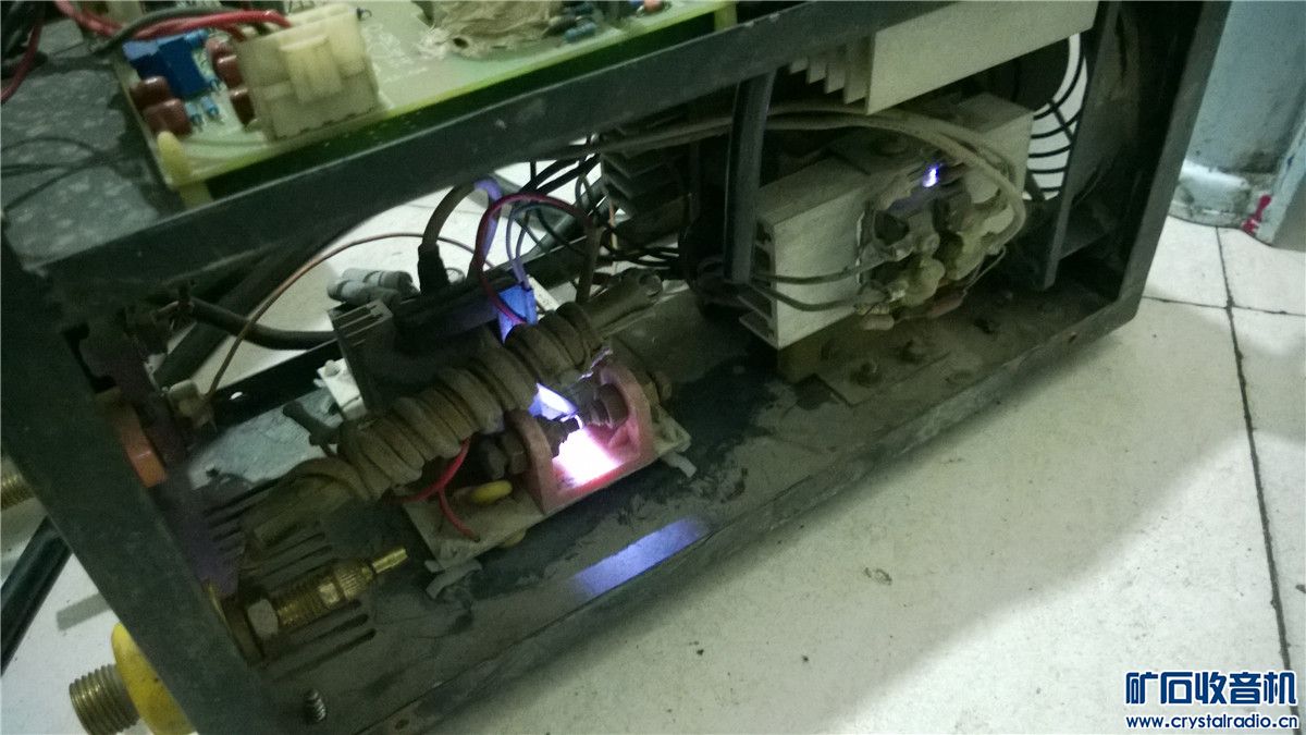 工业显示器,氩弧焊机2台,拆机酒吧灯光 - 〓器材