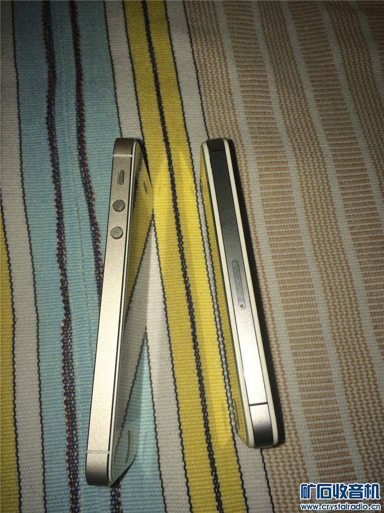 两个苹果手机 一个用移动卡 一个用电信卡 一个