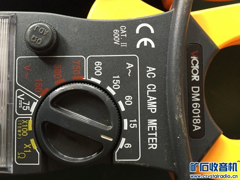 有电机驱动的螺杆一条,胜利指针式钳表,两个胜