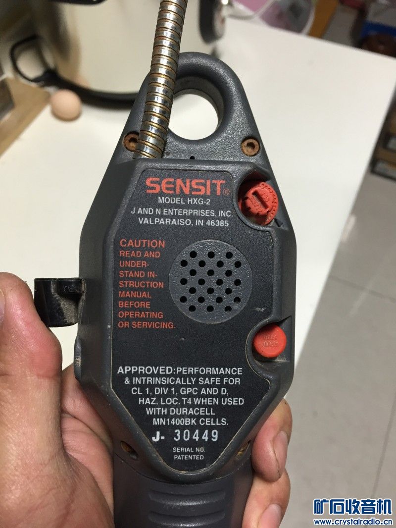 有电机驱动的螺杆一条,胜利指针式钳表,两个胜