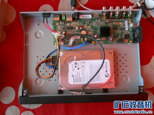 海康威视8路高清硬盘录像机 带HDMI高清接口