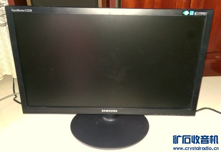 出三台显示器 - 〓器材友情交换〓 - 矿石收音机