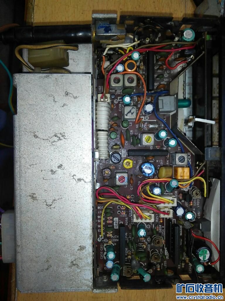 小日老调感车机,FM正常收音,AM安静一片,背景