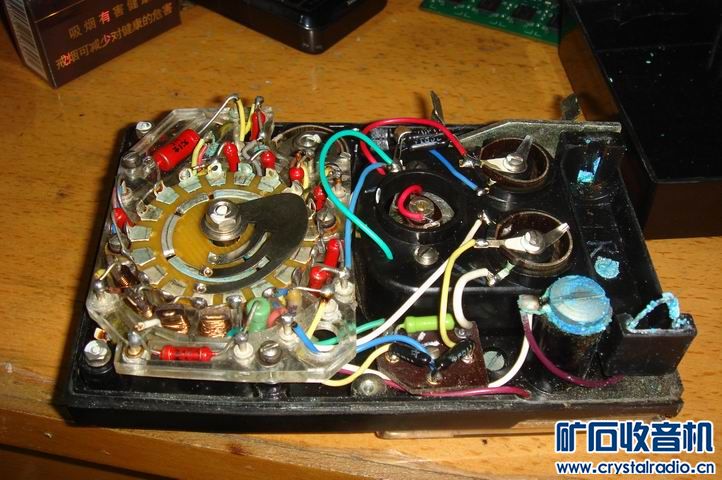 两个机械万用表和一个索尼镜头,好玩实用的小