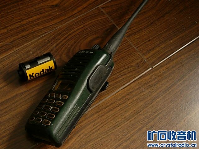 爱康姆V8对讲机,开机正常电池残疾,66元。 - 〓