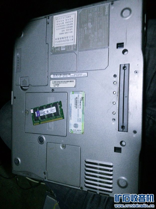 DELL D600笔记本下半身,带9针串口和25针并