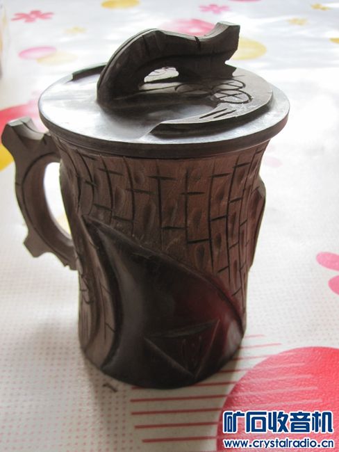 手机内存卡小卡大卡一堆 一个石头水杯 - 〓器