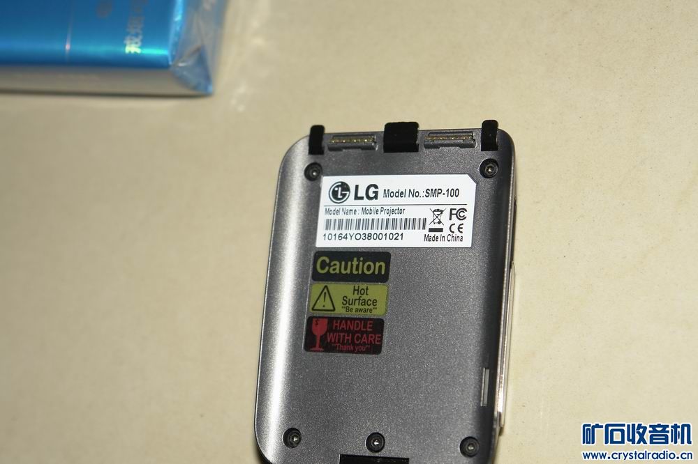 烟盒大小的DLP微型投影 85元 Sony d-ne900 C