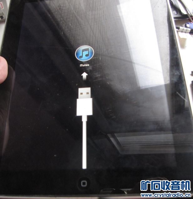 一堆手机 ipad1 iphone5s iphone5c LG G2夏普