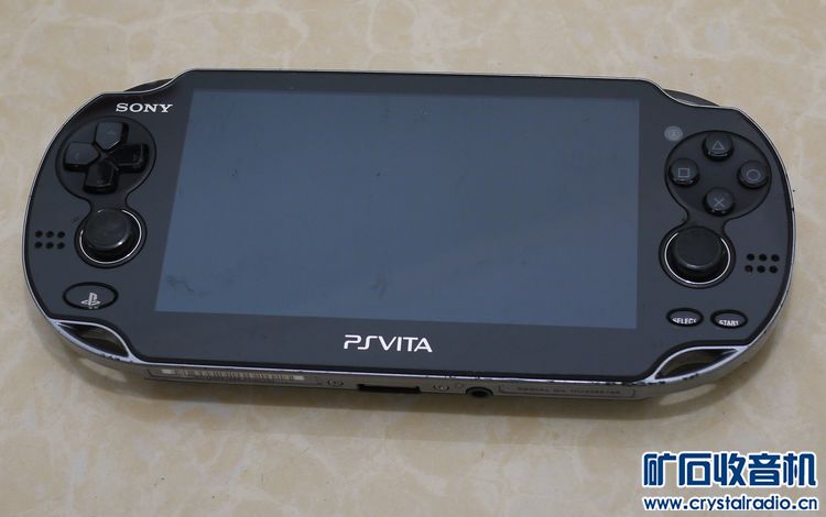 掌上游戏机:索尼 PSVITA PCH-2001;索尼 PSV