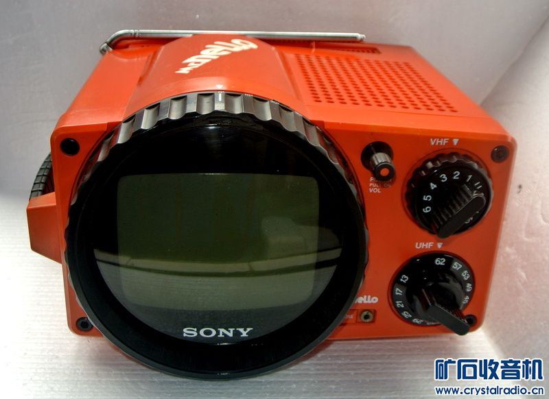 红色可90度转屏5.5寸索尼黑白电视机,1977年