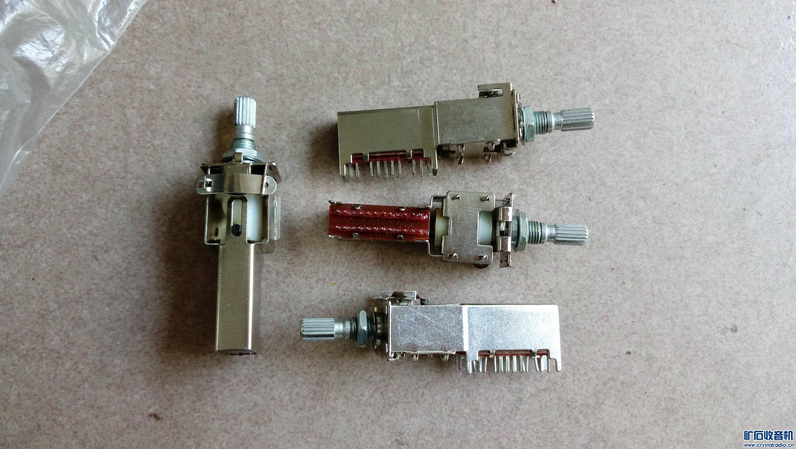 接线夹、IC座、排针(座)、驻极体话筒、波段开