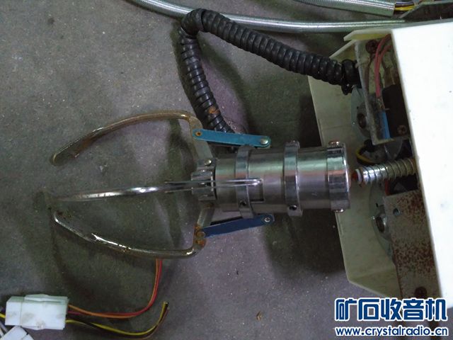 出两台抓玩具的机器内脏,65cm长丝杆,3个电机