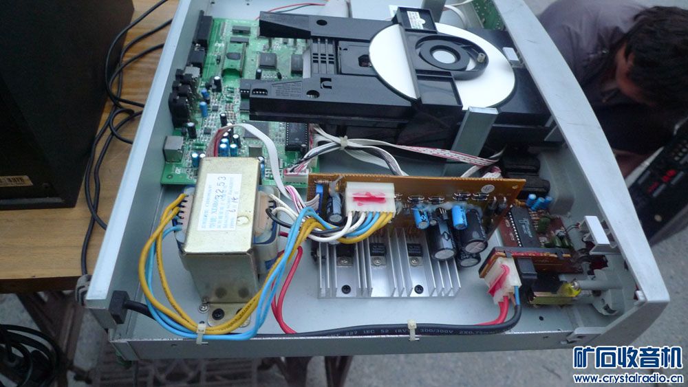 出台天利和裕兴VCD游戏机,电脑低音炮几个,曲