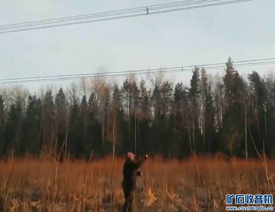 往750KV输电线上扔铁链,场面壮观。 - 〓生活