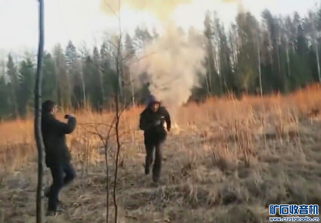 往750KV输电线上扔铁链,场面壮观。 - 〓生活