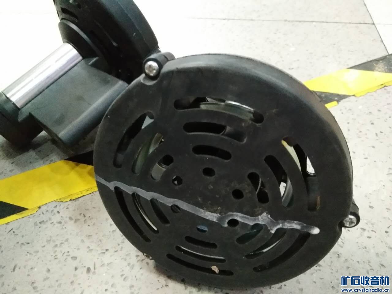 盘录像机,开关电源,多个空气开关,还有不认识的