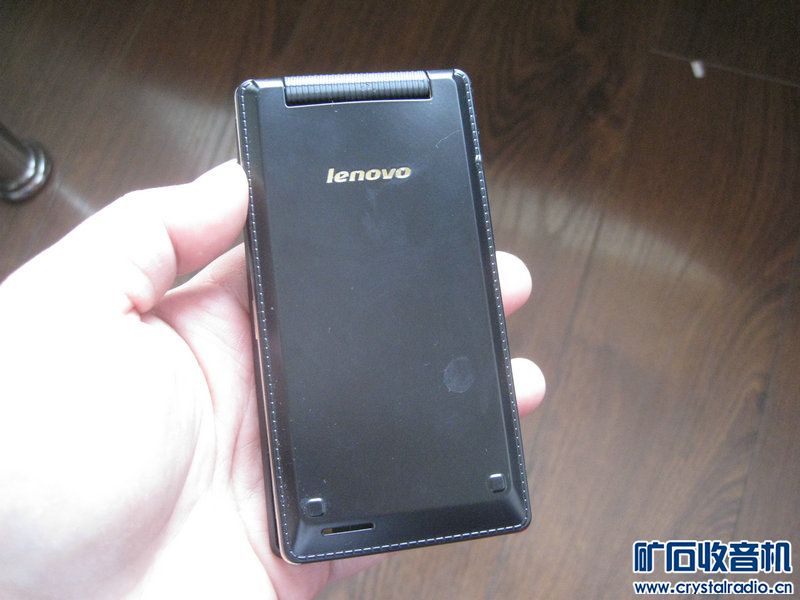 联想大翻盖 安卓手机 对折翻盖的 有点像三星W