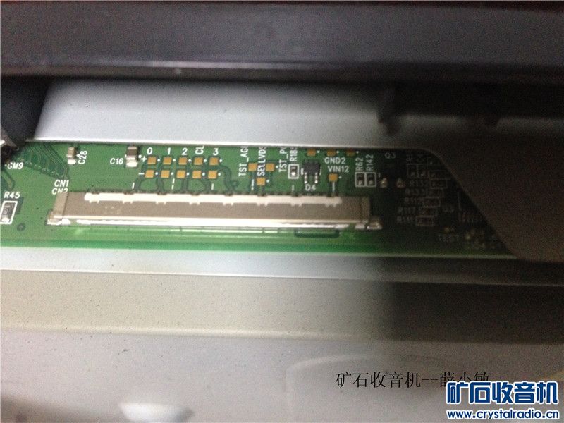 一看这种lvds接口，就很容易改万能主板