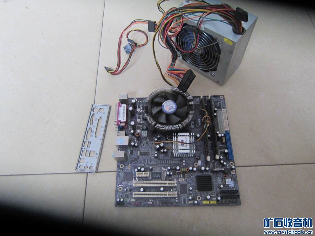 电脑主板,记录仪,照相机,手机尸体,等杂物 - 〓器