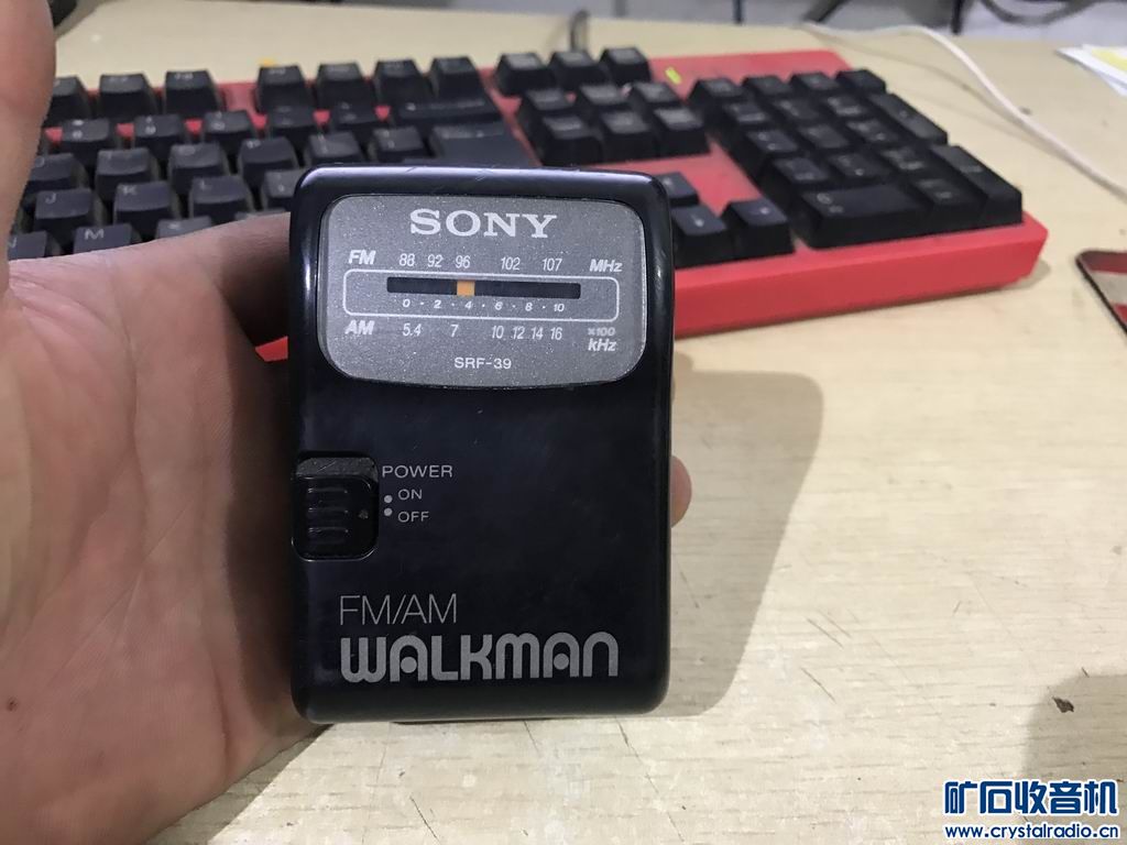 出一个索尼小收音机85包快 - 〓器材友情交换〓