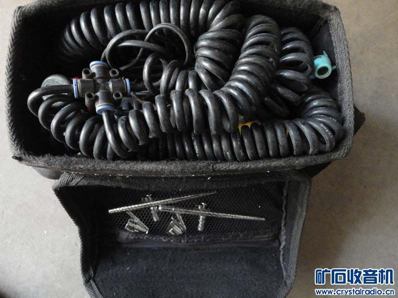 唱片,磁带,防爆手电,索尼遥控器,喷绘笔泵一套