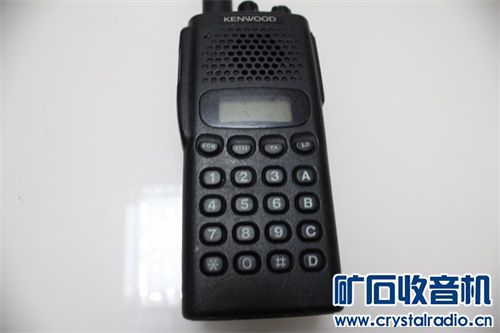 一台雅马哈功放、建武对讲机、洗脸池水龙头、