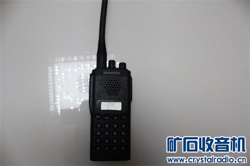 一台雅马哈功放、建武对讲机、洗脸池水龙头、