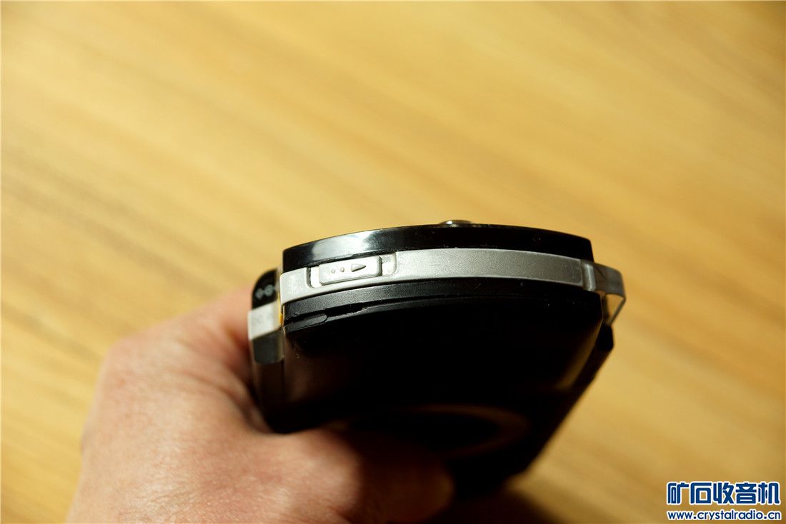 黑色PSP1000,4G记忆棒,线断了修过的原装充