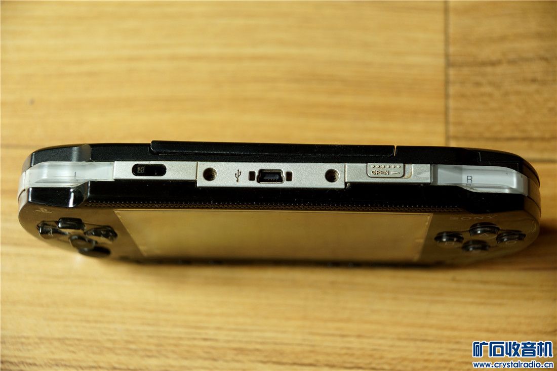 黑色PSP1000,4G记忆棒,线断了修过的原装充