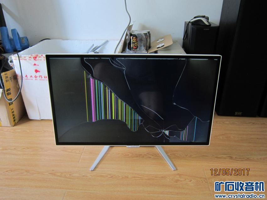 出台破了屏的飞利浦32寸液晶显示器 - 〓器材友