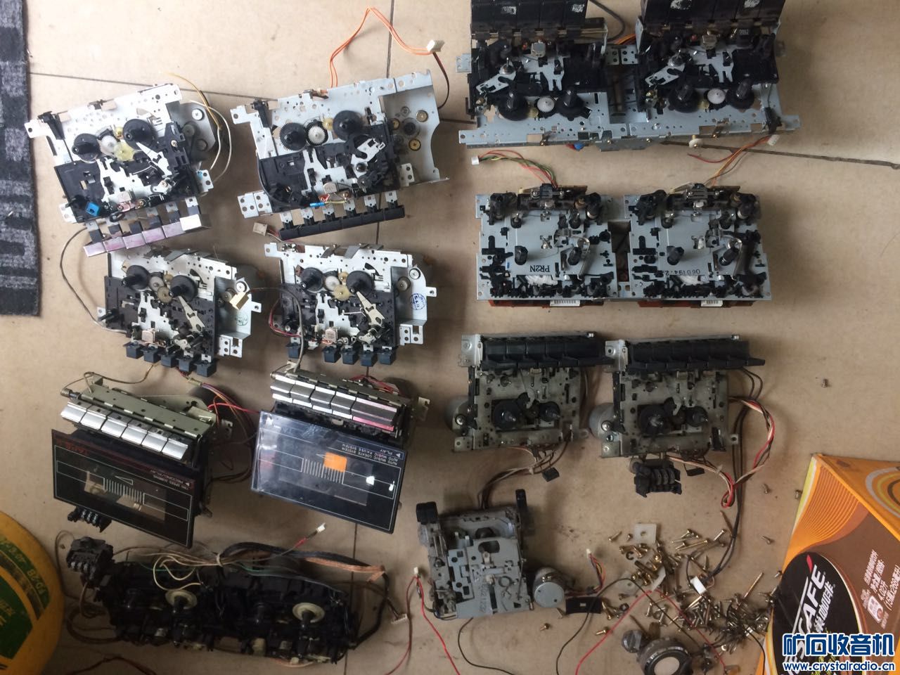 记本电脑 老电子管一堆 三洋爱华随身听 拆机喇