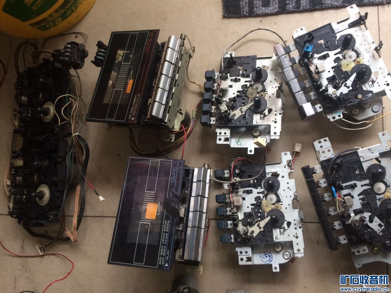记本电脑 老电子管一堆 三洋爱华随身听 拆机喇