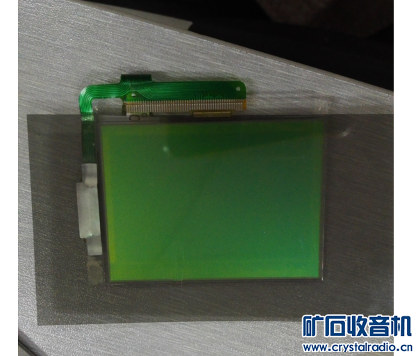 LCD原理的探讨 为什么在偏振片和玻璃之间还