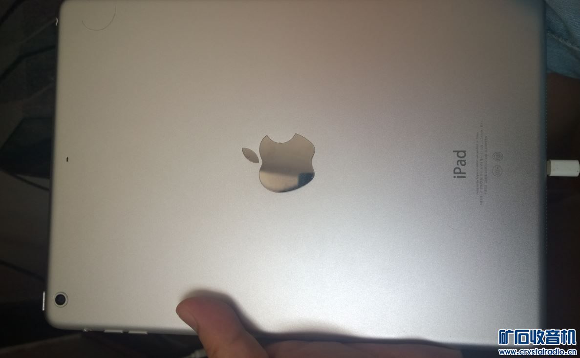 出售更新系统过程中断电自用ipad air机器,红屏