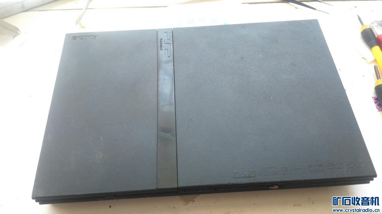 索尼PS2游戏机一台