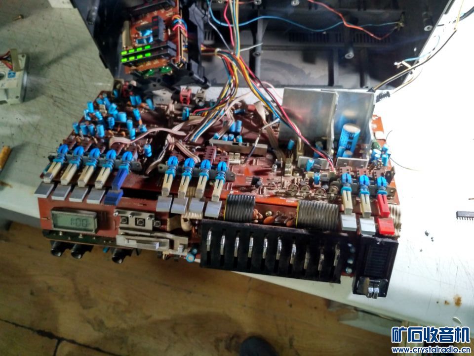 夏普800收录机无声及一个声道音量很小的维修