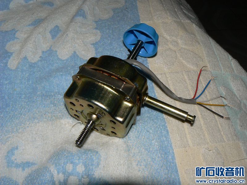 221606m67te74liw4kz00i.jpg