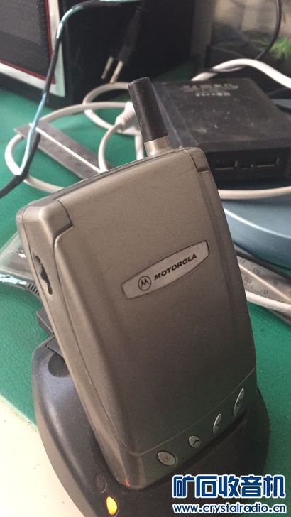 老游戏机2台。摩托罗拉手机A6288.全新学生电