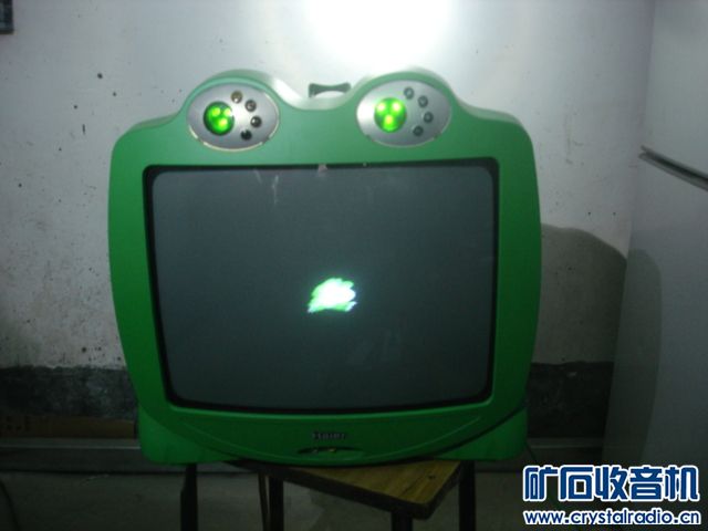 海尔14寸青蛙王子彩色电视机