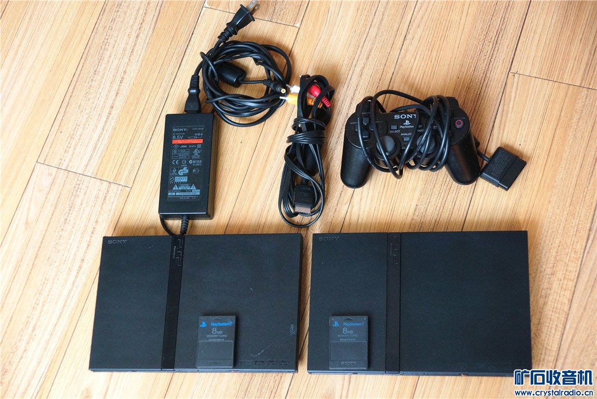 索尼 港版 薄机 PS2-77006 + 美版 薄机 70001