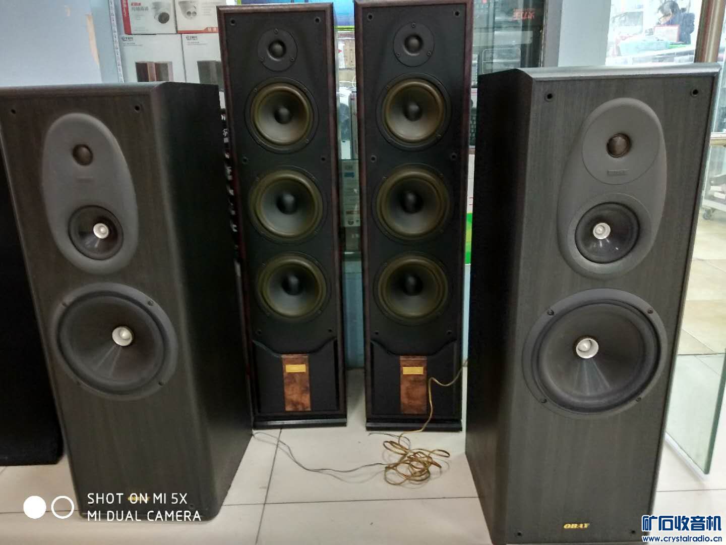 过年了,出两对音箱吧,年后发货了啊。进口箱子