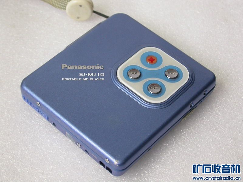 出: 松下超薄MD播放机.