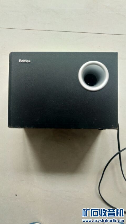 出 漫步者R201T3电脑用2.1音箱的低音炮,成色